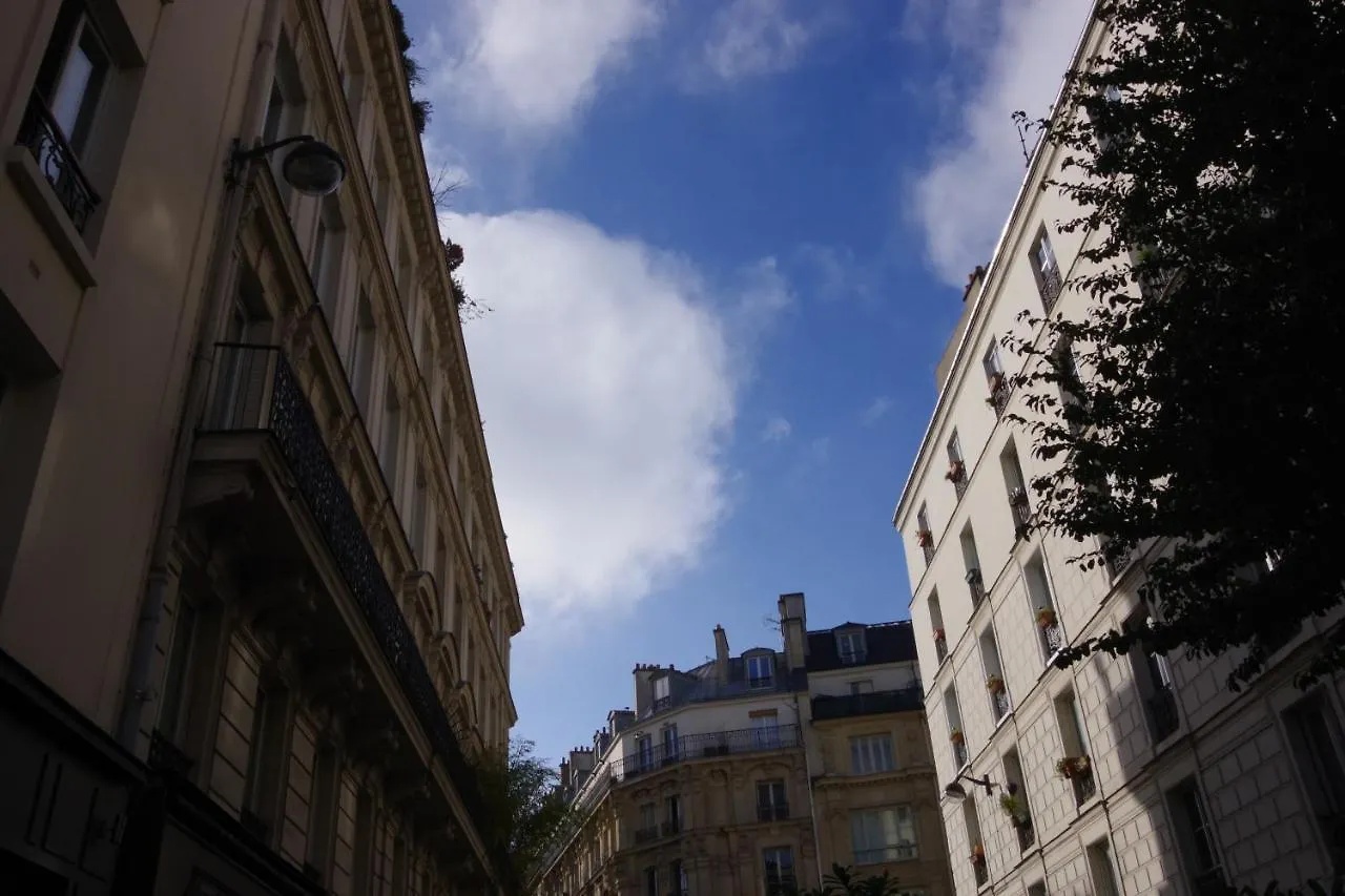 מלון District Republique 2*