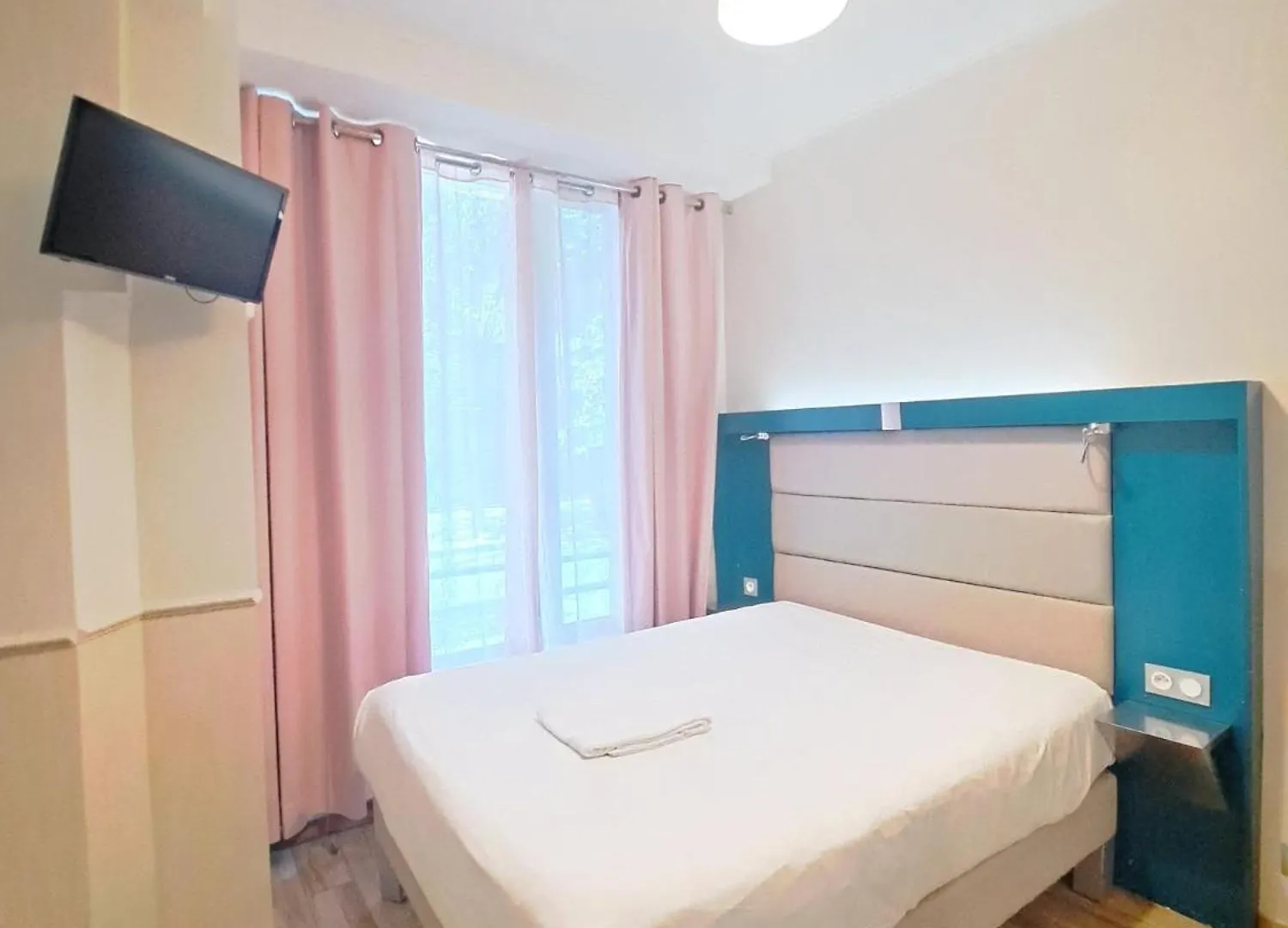 Hotel District Republique Paris